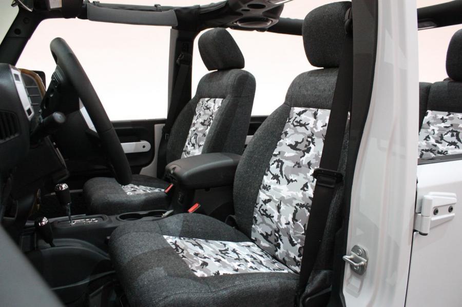  Jeep Wrangler Recon Concept 2013 года  (фото 5 из 16)